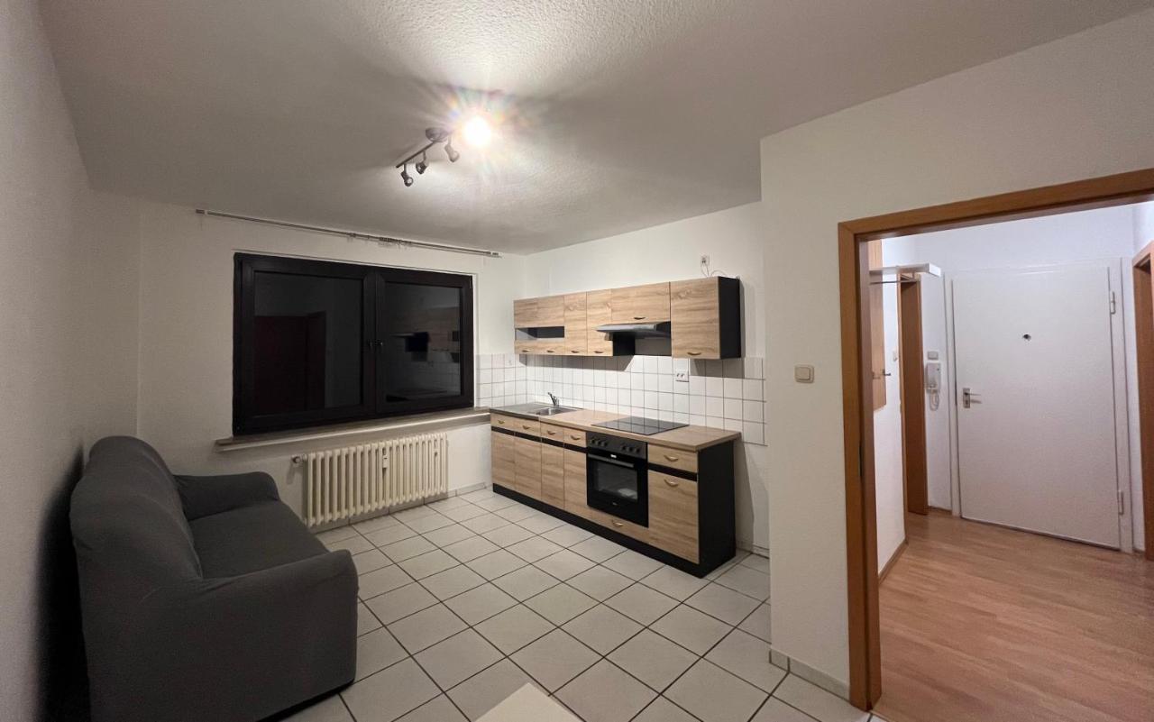 Zimmer Fuer Monteure, Handwerker Oder Reisende Essen Esterno foto