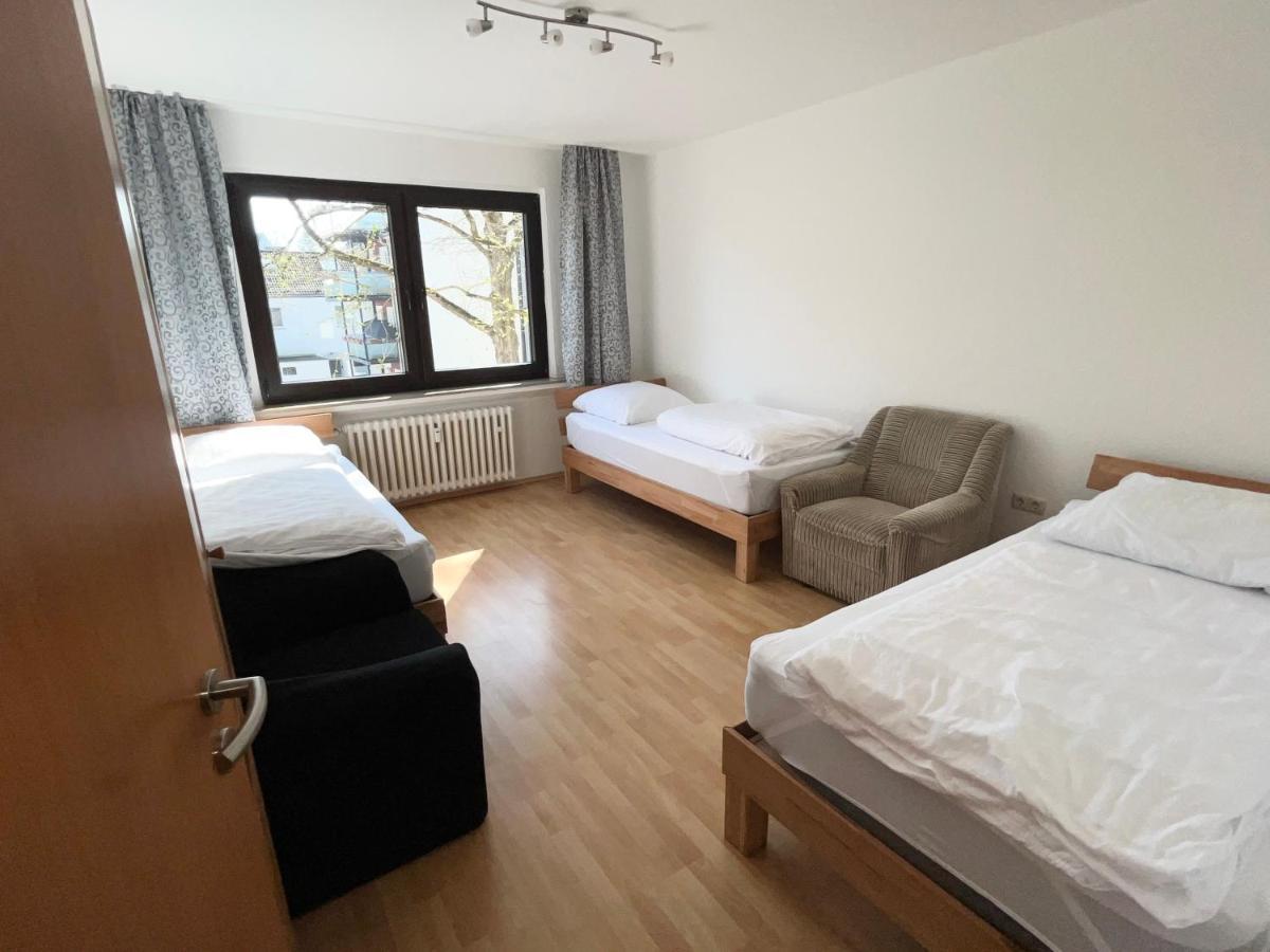 Zimmer Fuer Monteure, Handwerker Oder Reisende Essen Esterno foto