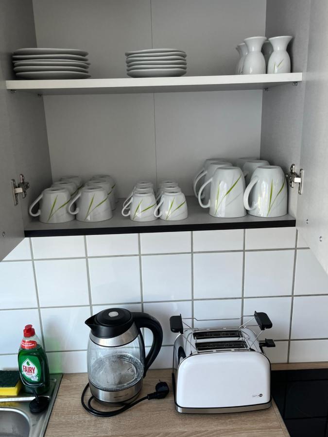 Zimmer Fuer Monteure, Handwerker Oder Reisende Essen Esterno foto
