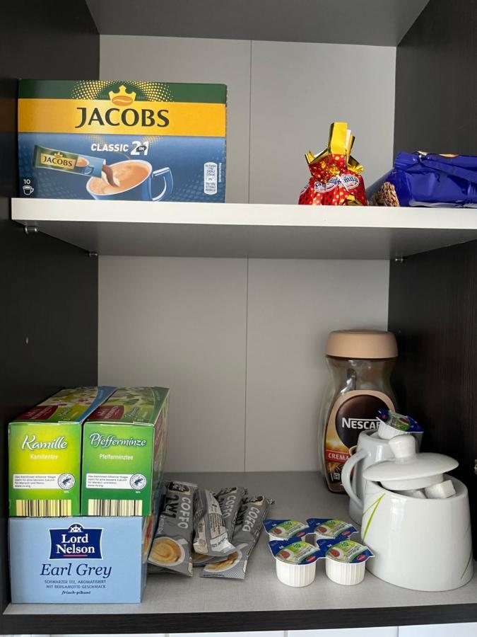 Zimmer Fuer Monteure, Handwerker Oder Reisende Essen Esterno foto